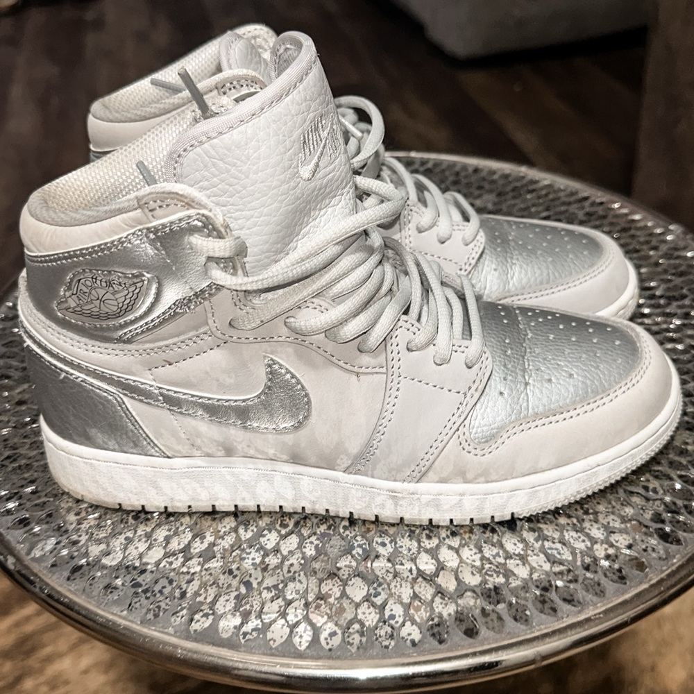 Nike Women's Metallic Silver and White Sneakers